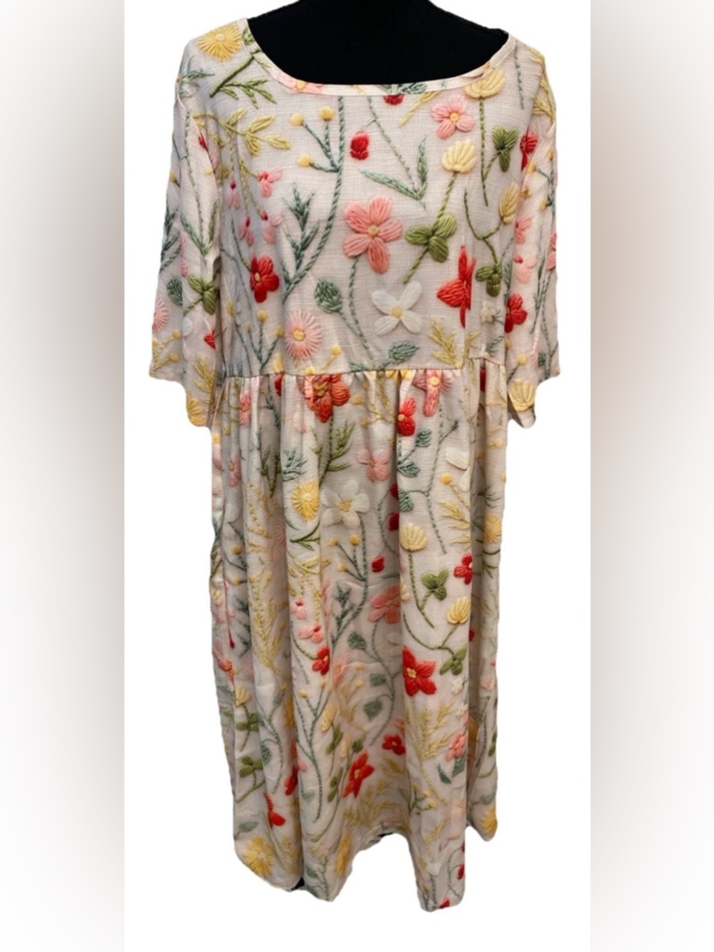Ladies Maxi Dress Floral Embroidered Print Cream Dress NWOT Pockets